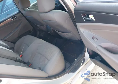 2012 Hyundai Sonata Hybrid z USA, uszkodzony, nr VIN KMHEC4A48CA030895